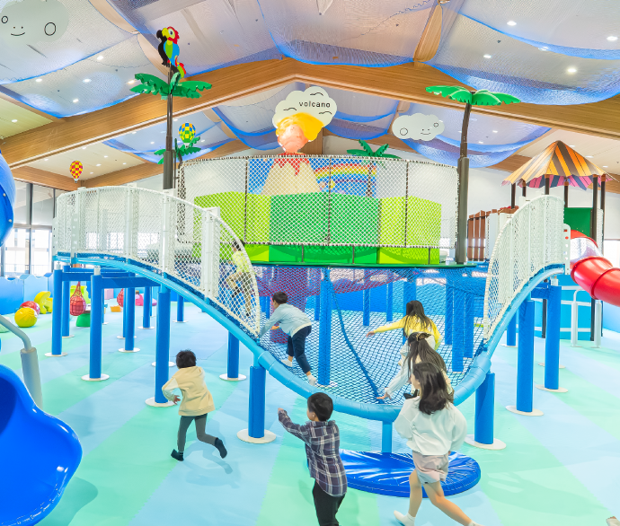 ハローキティ　芝政ワールド 福井県のテーマパーク「芝政ワールド」内に、9/24（月・休）までの期間